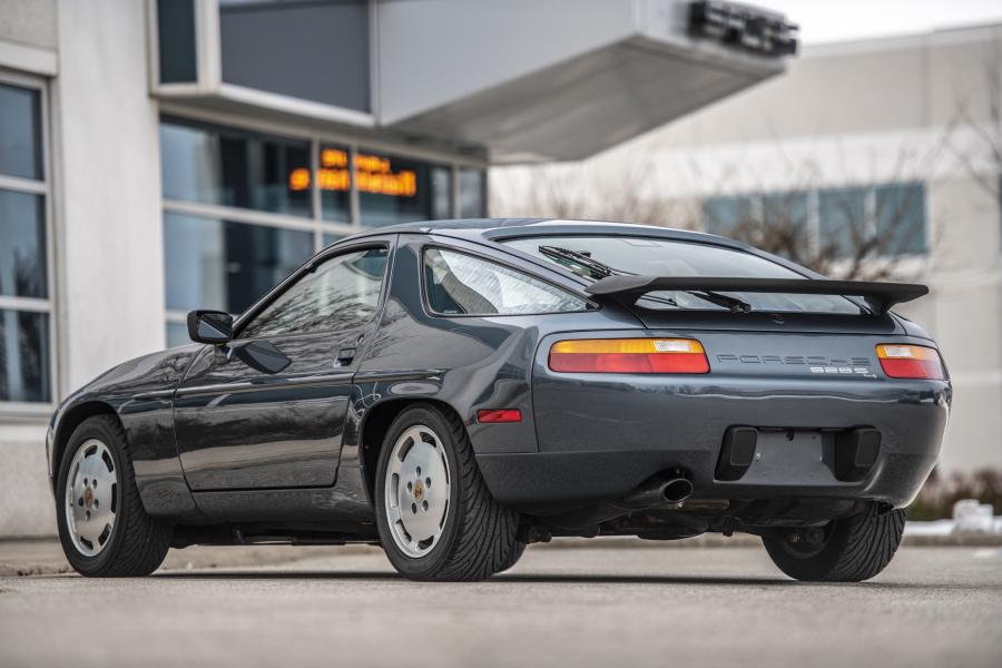  Porsche 928 S4 1988 года  (фото 24 из 70)